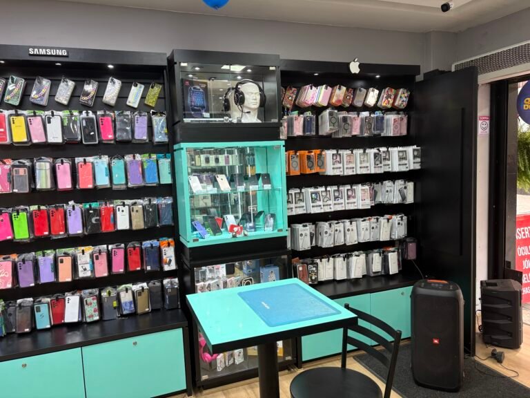Ambiente interno da loja física GR STORE