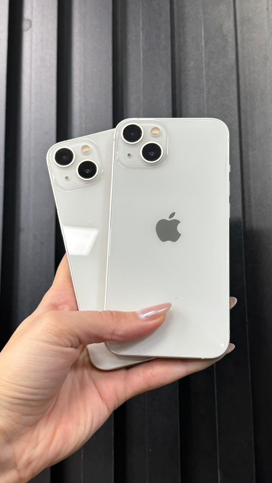 iPhones novos e seminovos na vitrine da GR STORE